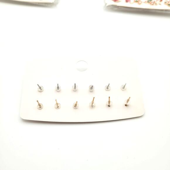 Holiday Christmas Fashion Earrings 6 Pair Studs Snowman Candy Cane Gold Tone - Picture 5 of 5